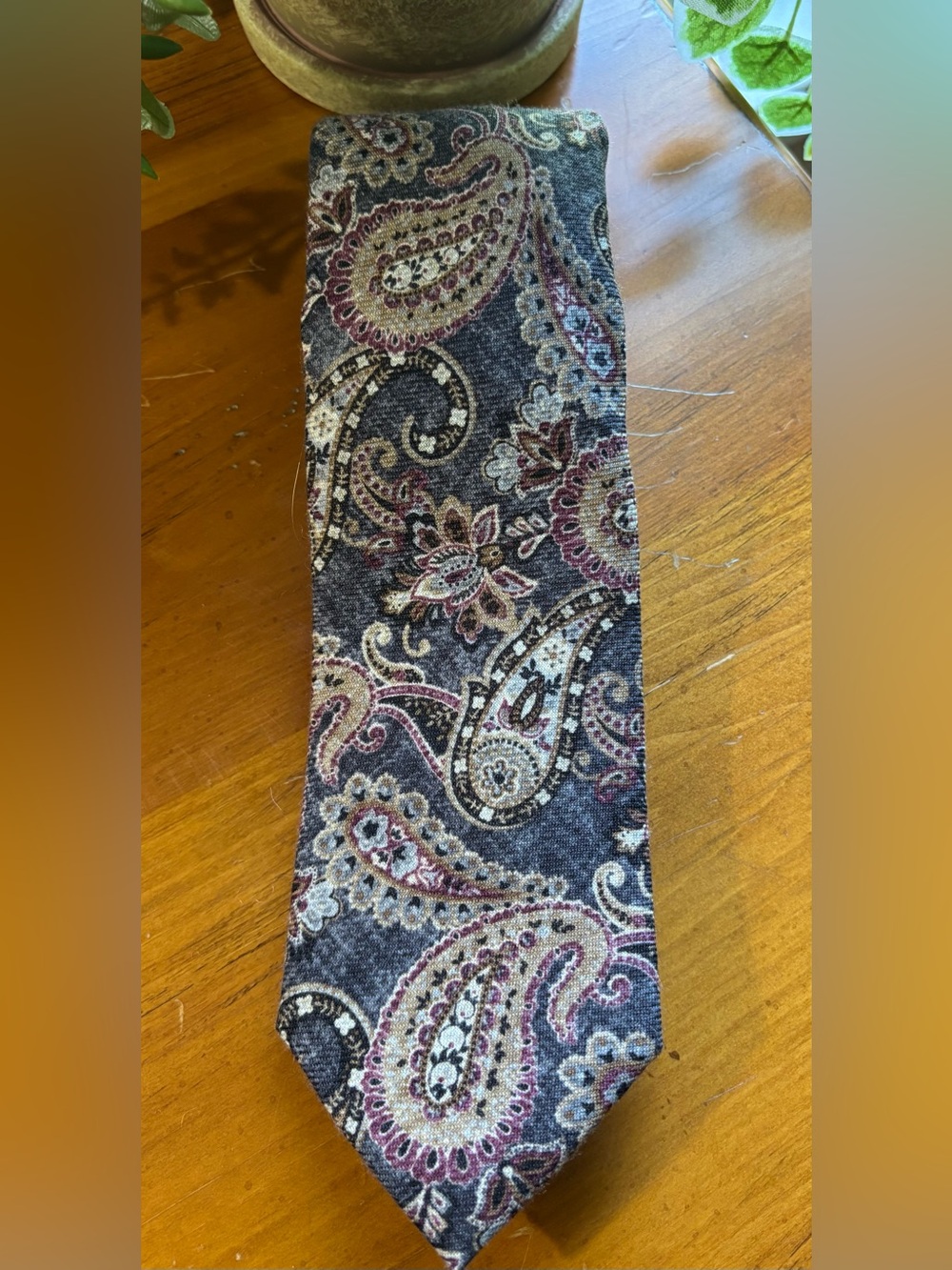 NWT Jos. A. Bank 90% Wool Gray Burgundy Paisley Floral Men’s Neck Tie Classic